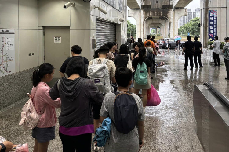高雄捷運大停擺民眾罵翻   白喬茵:陳其邁還在睡嗎？