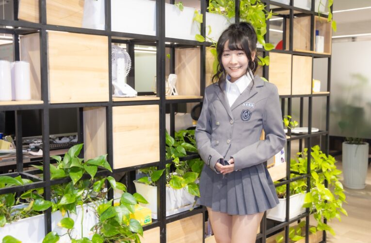 「電玩女神」陸子玄化身紅心字會公益大使丨攜手莊廣和堂捐贈營養品助弱勢兒童