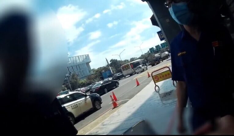 暖心楠梓警化身救護開道車   助高燒幼童5分鐘內及時就醫