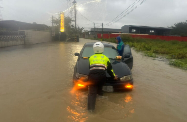 岡山分局暖警不畏風雨  守護民眾平安返家路