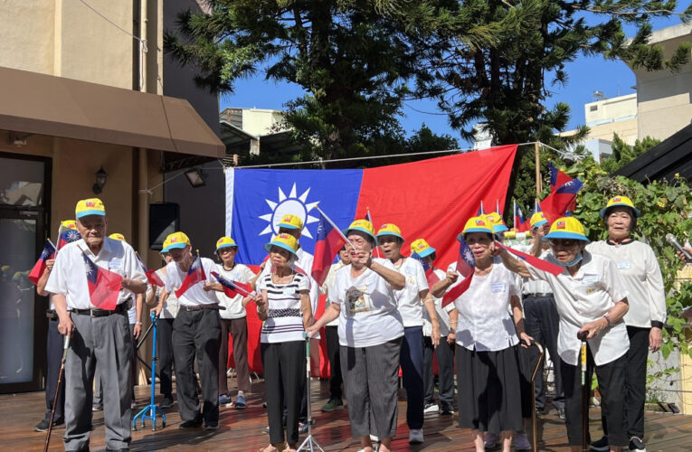 銀髮長輩扮裝合奏雙十節紀念歌　中市社會局圓86歲阿嬤國慶遊行夢