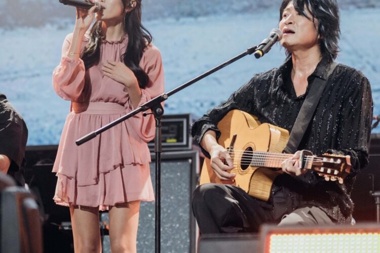 游鴻明蘇州演唱會首次與女兒合體 女兒助陣合唱點燃全場