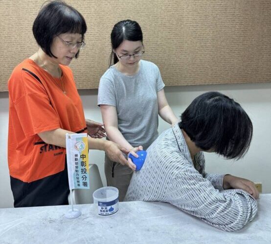 照服員成為新興職涯選擇　中彰投照顧服務員訓練專班開班中