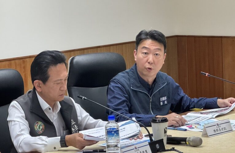 緩解往返臺南、高雄龐大車流，林俊憲要求台61線南延可行性評估明年初完成。