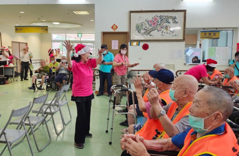 雙福基金會敬老關懷  溫暖關懷屏東榮家長輩