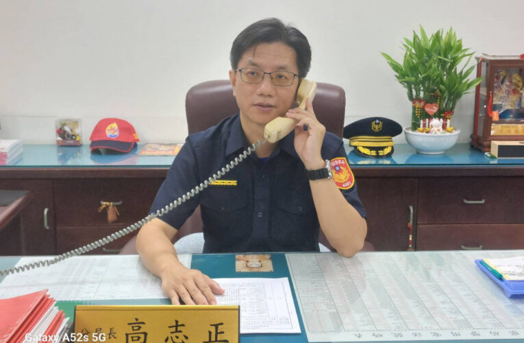 東港警分局長空中獻聲進行反詐騙創新宣導