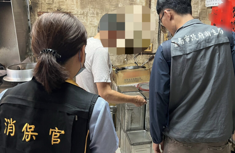 臺南知名鱔魚意麵店遭爆吸菸料理 衛生局稽查2缺失