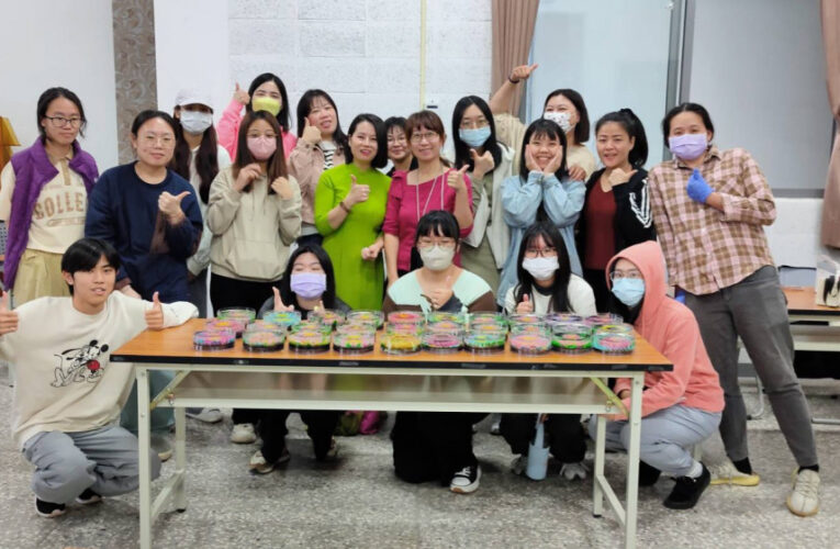 金大志工研習製作果凍花 促進多元文化交流