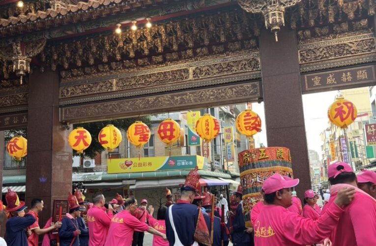 鳳邑雙慈殿巡境遶境 南巡徒步九天八夜賜福消災 特留名額觀迎年輕人參與