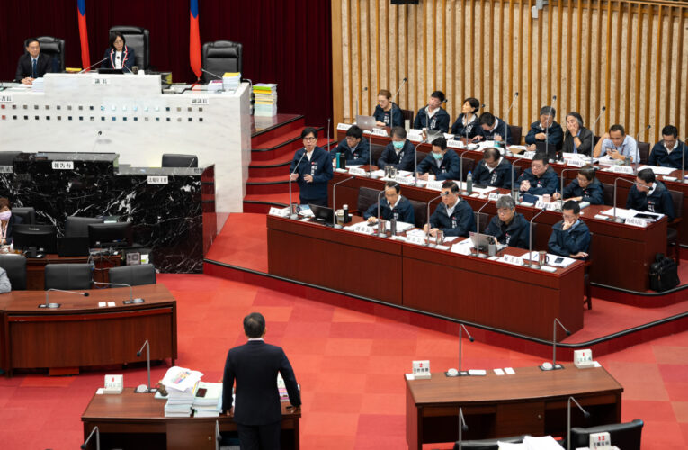 議員質詢關心大林蒲遷村 陳其邁：盡力爭取更好條件照顧鄉親保障居民權益