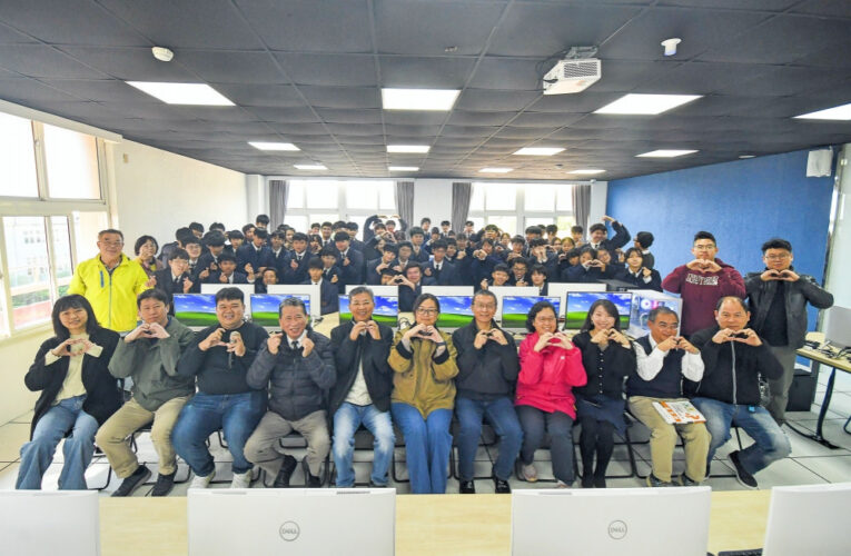 新竹忠信學校windows電競電腦教室啟用　培養時代青年具科技創造力和解決問題能力