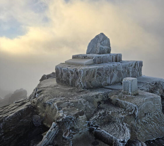 白淞點玉山 上山注意保暖與登山安全