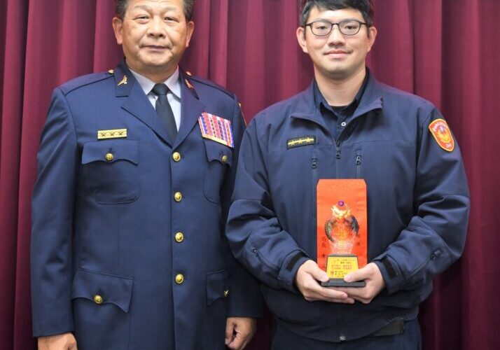呂駿劭救下欲輕生男子                 李文章表揚直稱好樣的