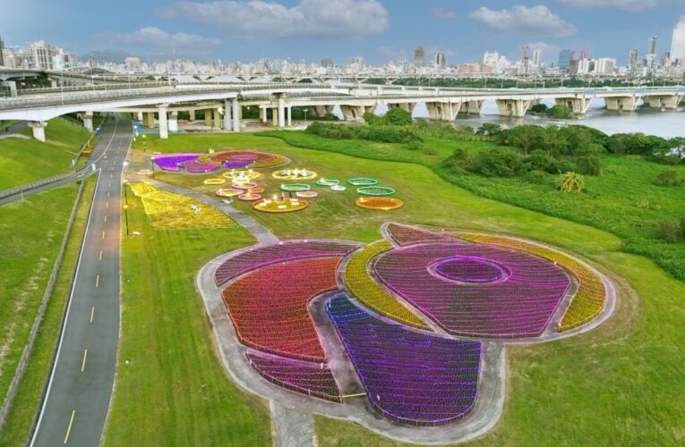 新北三重鴨鴨公園「花繪三重奏」12/14漂亮登場　10萬盆花海與光雕夢幻驚艷