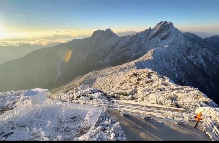 玉山北峰現絕美冰雪奇景　18縣市發布低溫特報
