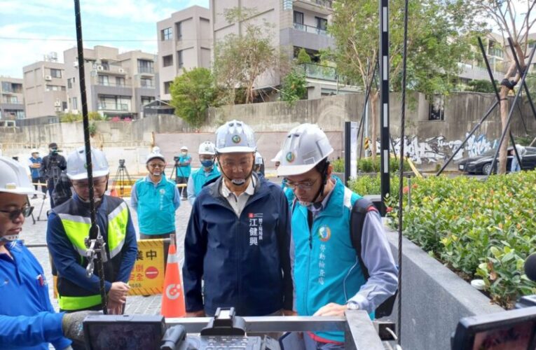 高市勞工局長率隊春安督檢大樓外牆清洗作業 強調安全第一