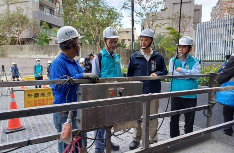 除舊佈新安全第一 高市勞工局長率隊春安督檢大樓外牆清洗作業