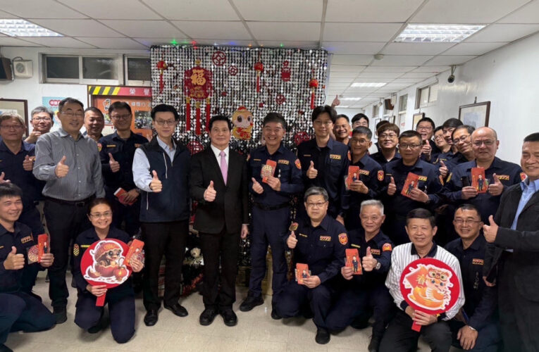 高市警局長林炎田發Q版紅包   為春節執勤員警注入暖心祝福