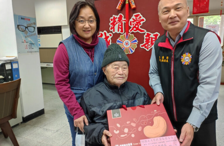 慶福基金會贈保暖衣 宜蘭榮服處到府送達嘉惠榮民眷
