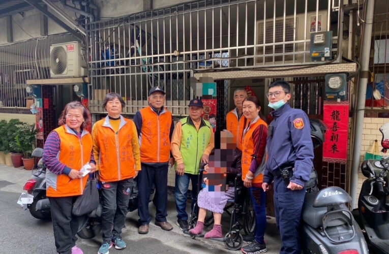 南警送上春節祝福暖心長者 溫馨過小龍年