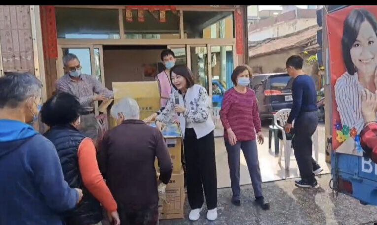 小港焚化爐事故 陳麗娜發口罩並要求做好善後