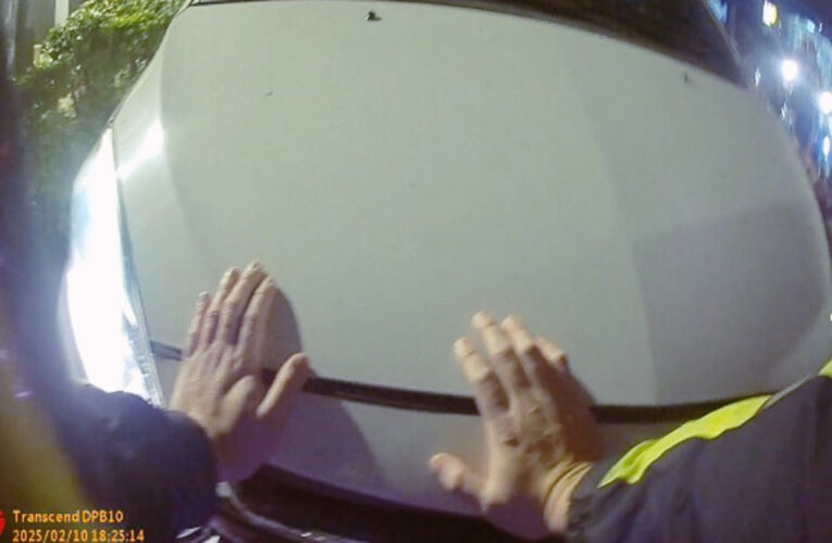 民眾汽車拋錨　竹市暖警協助排困避免身陷車陣危險