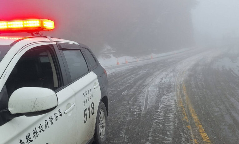 深山守護神！ 仁愛警雪季交通疏導管制