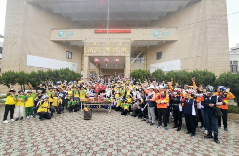 第60屆六堆運動會點燃聖火 在地民眾騎單車陪同遶境客庄