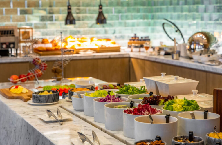 驚喜連連！高雄萬豪酒店推「肆意精彩」專案 入住送萬點積分再享鐵板燒