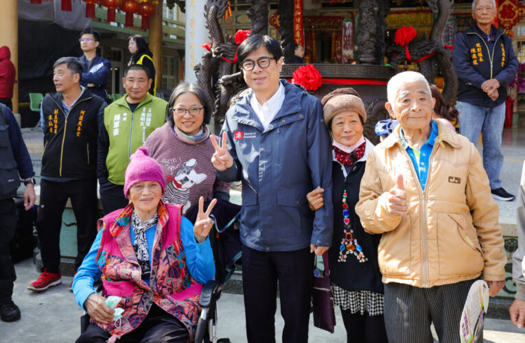 陳其邁至阿蓮、田寮發送蛇年開運小紅包 感謝中央地方協力建設高雄