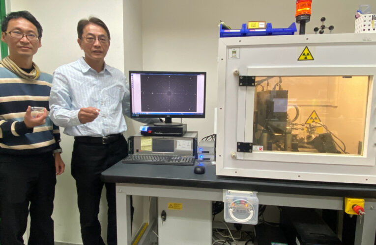 成大晶體成長實驗室成長出上百種單晶  全球罕見！