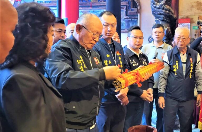 預卜國運籤　新港奉天宮抽出己巳中上籤