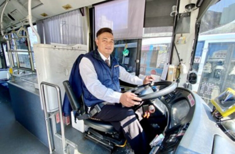 原民版灌籃高手開公車！ 駕駛助身障乘客獲中市愛心服務獎