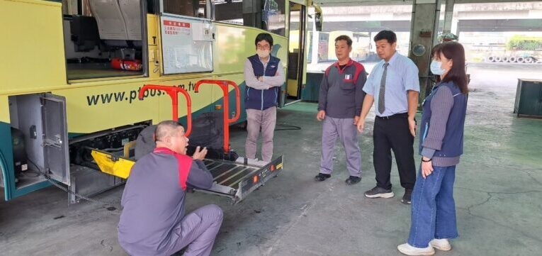高雄區監理所視察東港轉運站及客運業者管理機制 為旅客乘車安全把關
