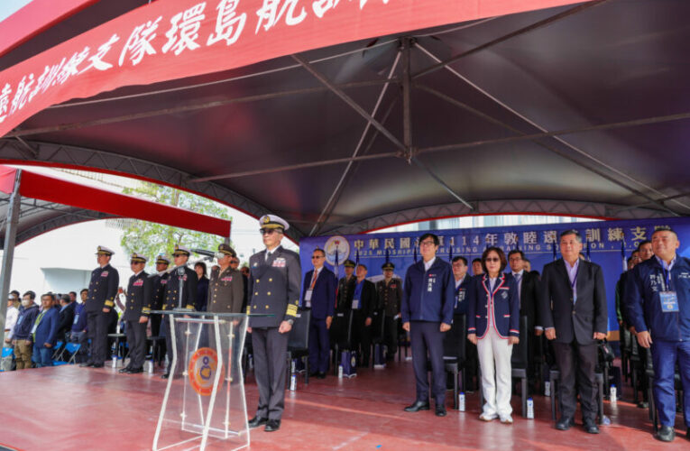 海軍114年敦睦遠航訓練支隊環島航訓歡迎儀式 陳其邁致贈慰問金