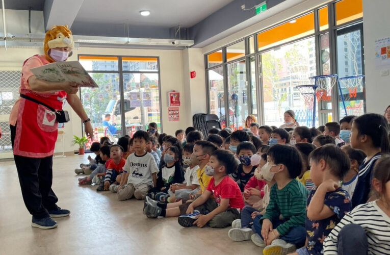 鼓山圖書館 綠書房前進凹子底非營利幼兒園 分享台語生態故事