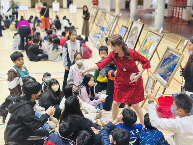 新竹縣「行動藝術館」開跑　7校巡迴展覽為美學教育扎根