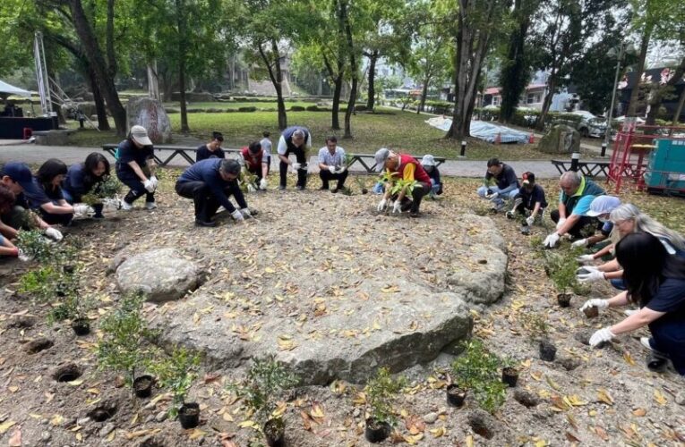 茂管處手打造紫斑蝶友善環境  嶺頂公園植蜜源植物護蝶北返