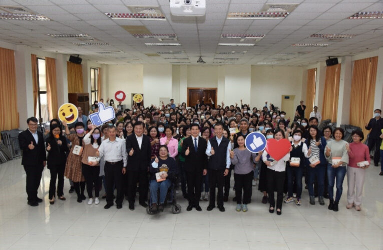 高市警局歡慶38婦女節  林炎田局長致贈禮盒表謝意