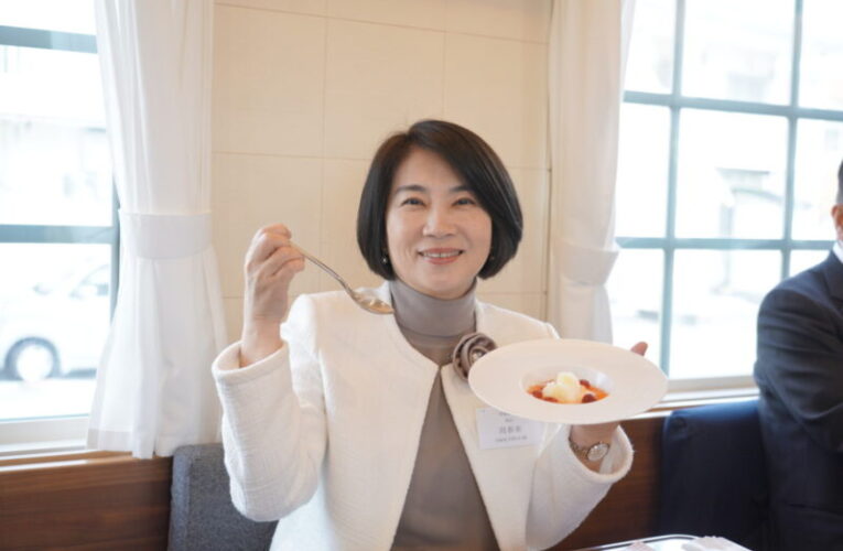 周春米客串列車長大力推薦 屏東龍虎斑登上日本西鐵觀光列車