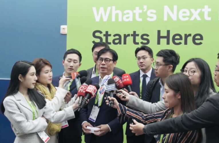 陳其邁率領訪團參加NVIDIA執行長黃仁勳主題演講