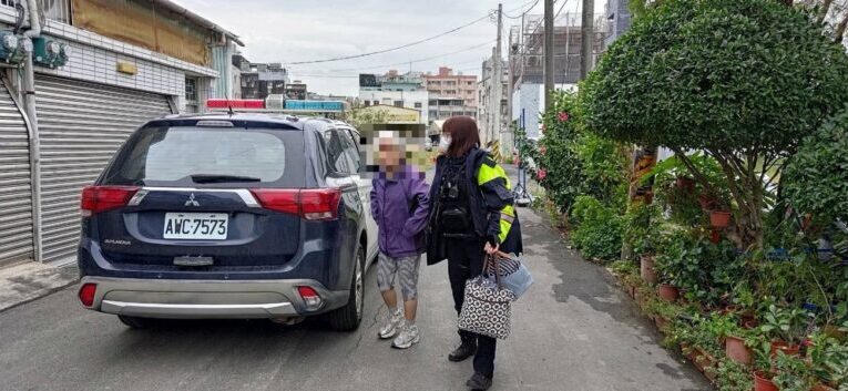 路竹所熱心關懷   助獨坐路邊失智老婦平安返家