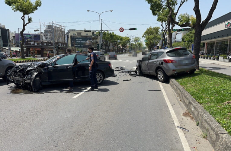 攜毒變照車牌見警逃逸 撞分隔島波及他車