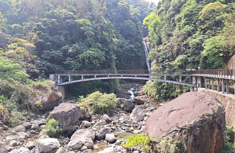 竹山觀瀑鹿谷賞螢 茶園風情X觀光工廠X在地美食一次打包