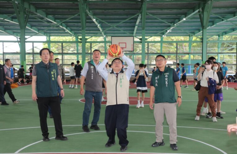 南市長黃偉哲出席仁德光電球場啟用　打造永續綠能運動場