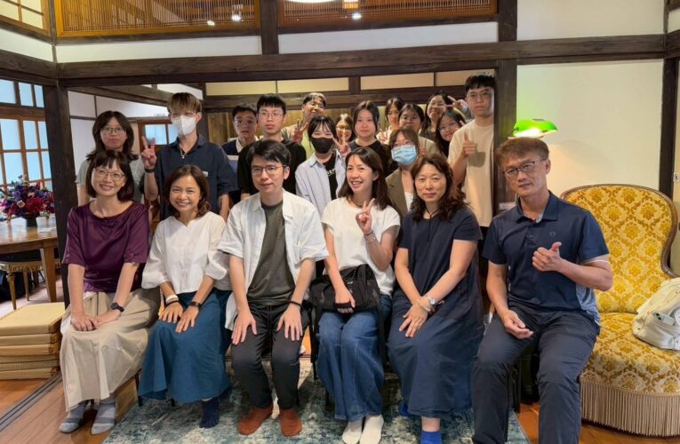 南大國文系《喃喃行過》新書發表暨文學展登場