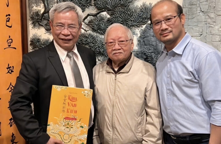 成大特聘教授陳益源推「在臺灣出版越南文學史中文版」終於實現夢想