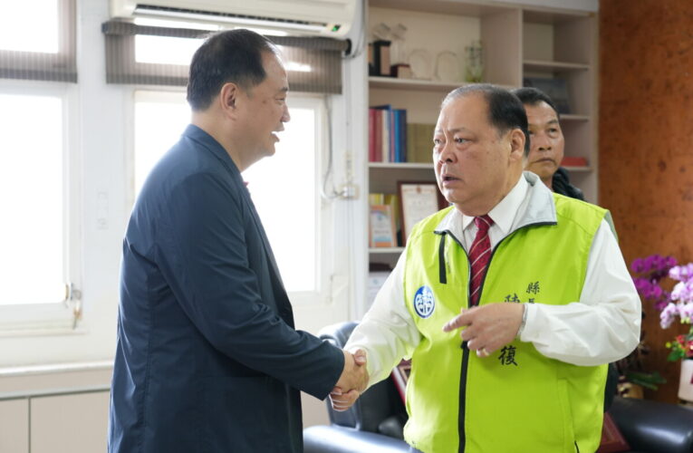 陳光復親頒漁會新任總幹事顏德福賀匾 期勉共造韌性與永續的漁業環境
