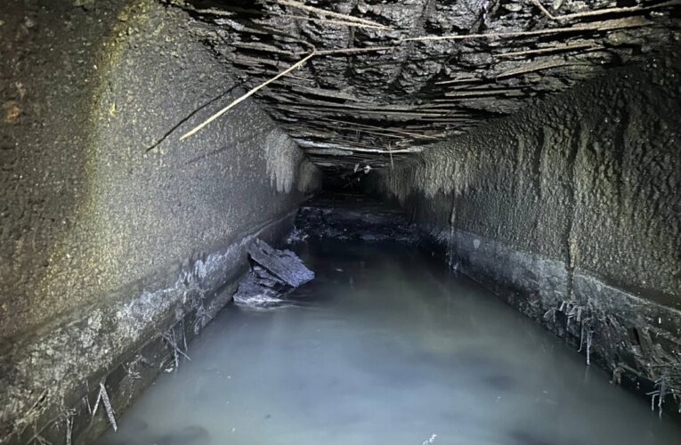 鹽埕區必信街老舊雨水箱涵頂版修復 提升排水效能及道路安全