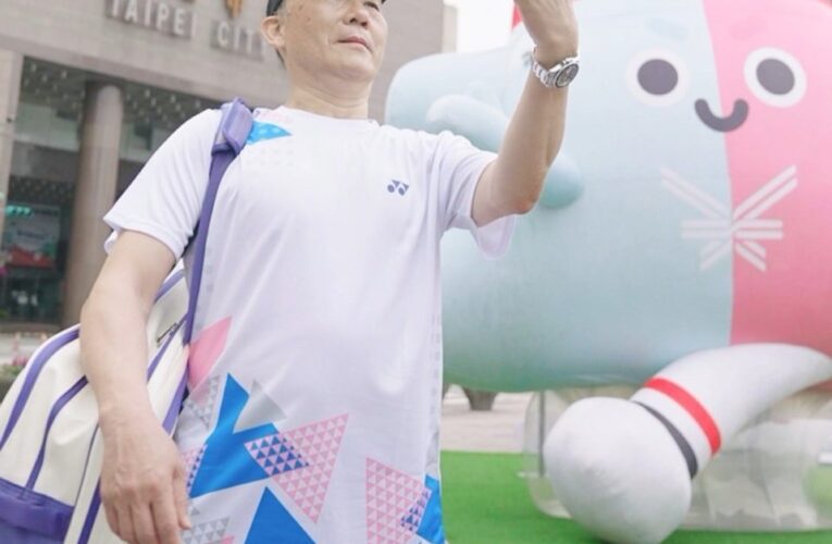 李洋化身父親李峻淯「陪練員」　全力應戰世壯運羽球賽